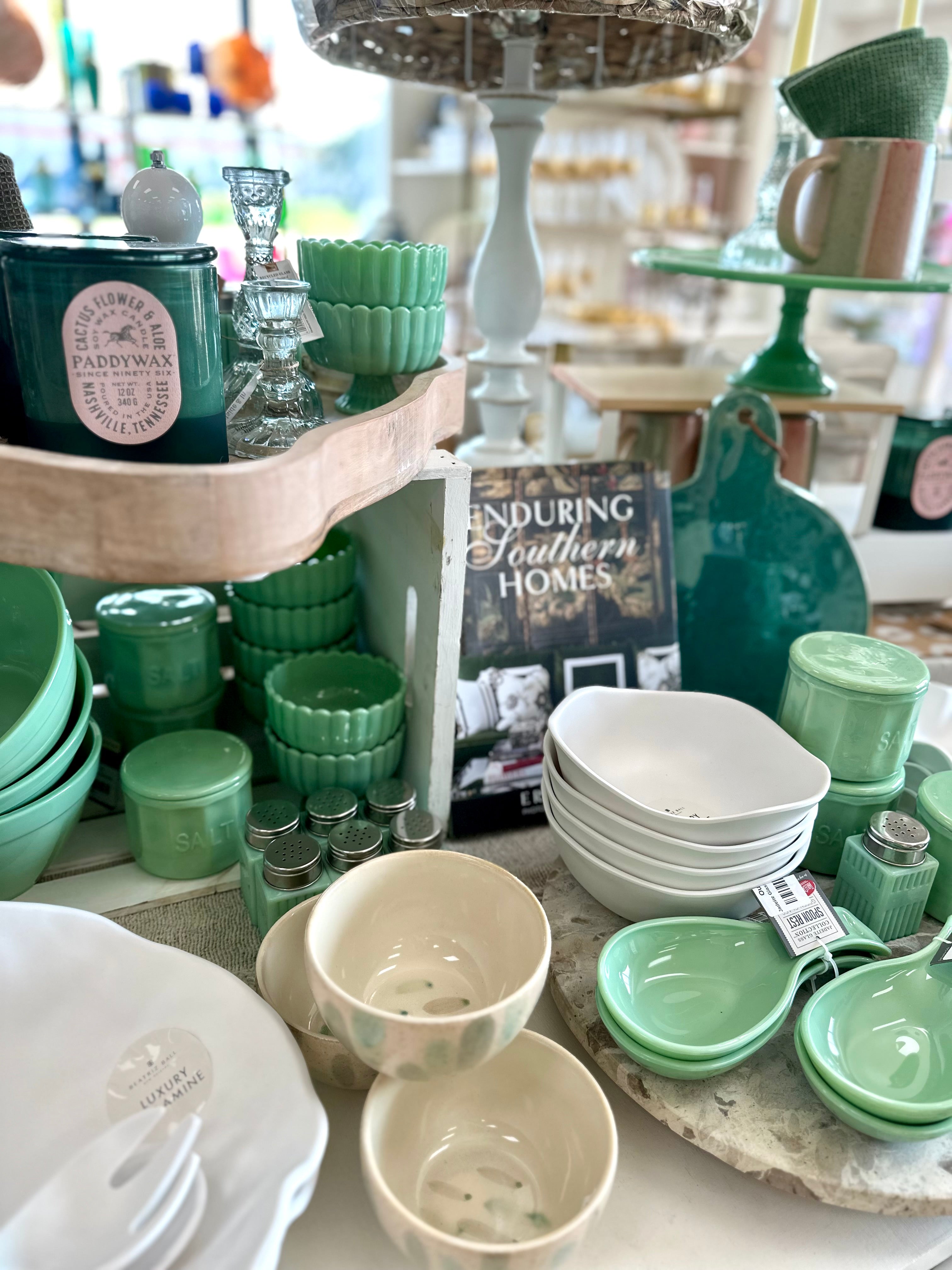Kitchen & Dining